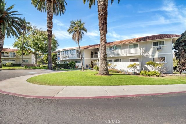 957 Calle Aragon N, Laguna Woods, CA 92637