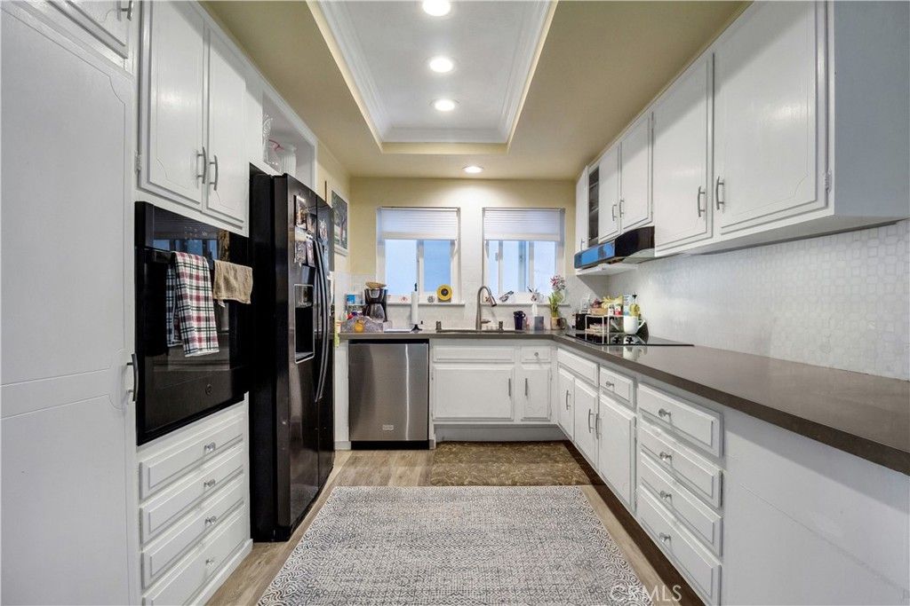 957 Calle Aragon N, Laguna Woods, CA 92637