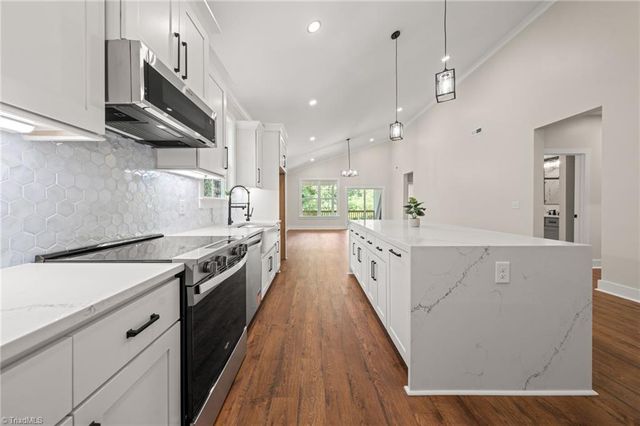 2549 Pinetop Avenue, Graham, NC 27253