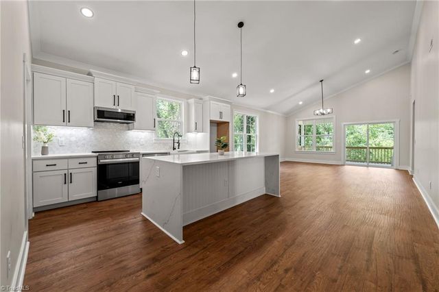 2549 Pinetop Avenue, Graham, NC 27253