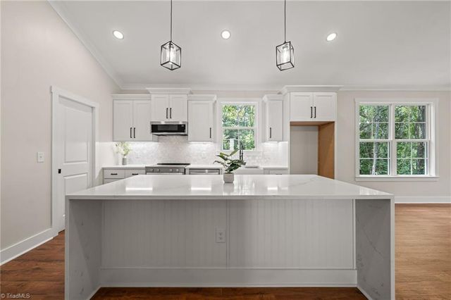 2549 Pinetop Avenue, Graham, NC 27253