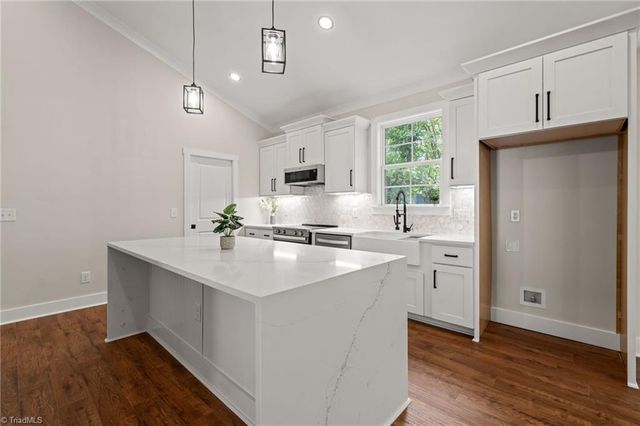 2549 Pinetop Avenue, Graham, NC 27253