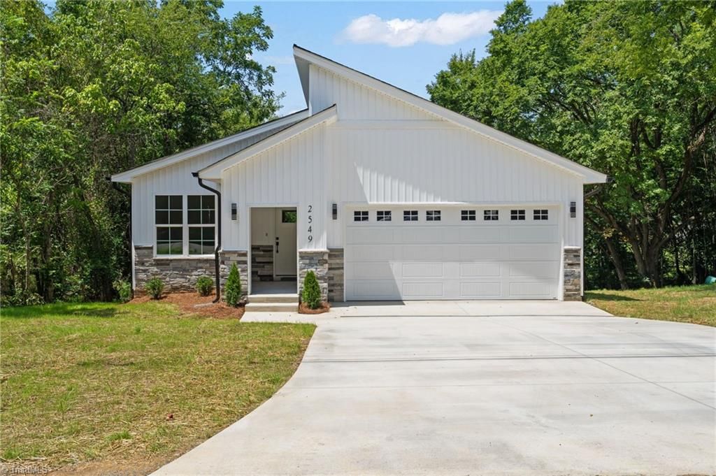 2549 Pinetop Avenue, Graham, NC 27253