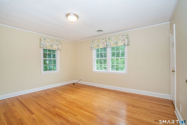 1040 Farmington Avenue 5, West Hartford, CT 06107