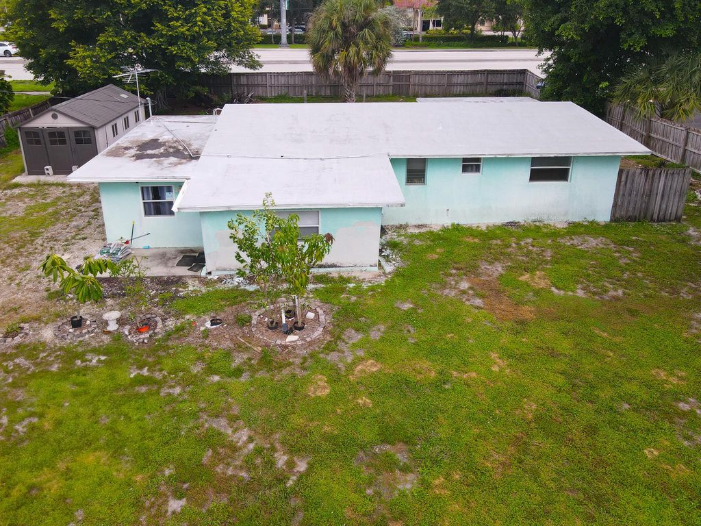 122 Springdale Road, Lake Worth, FL 33467