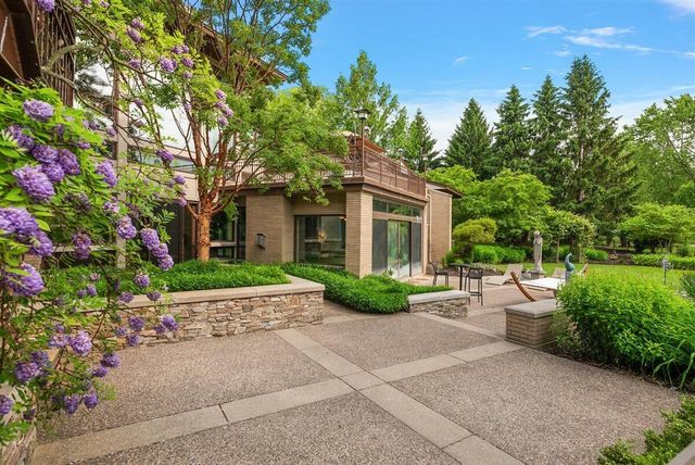 1878 Watermark Drive, Grand Rapids, MI 49546