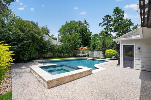 42 Crisp Morning Circle, The Woodlands, TX 77382