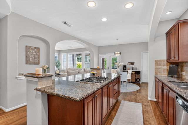 42 Crisp Morning Circle, The Woodlands, TX 77382