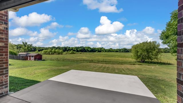 2033 Mason Pond Drive, Weatherford, TX 76085