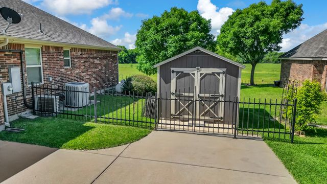 2033 Mason Pond Drive, Weatherford, TX 76085