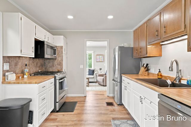 115 Montrose Street NE, Grand Rapids, MI 49505