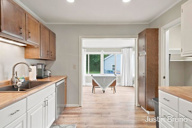 115 Montrose Street NE, Grand Rapids, MI 49505