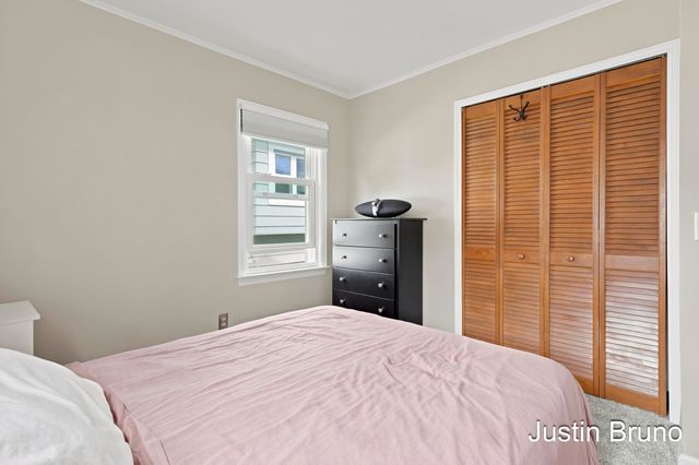 115 Montrose Street NE, Grand Rapids, MI 49505