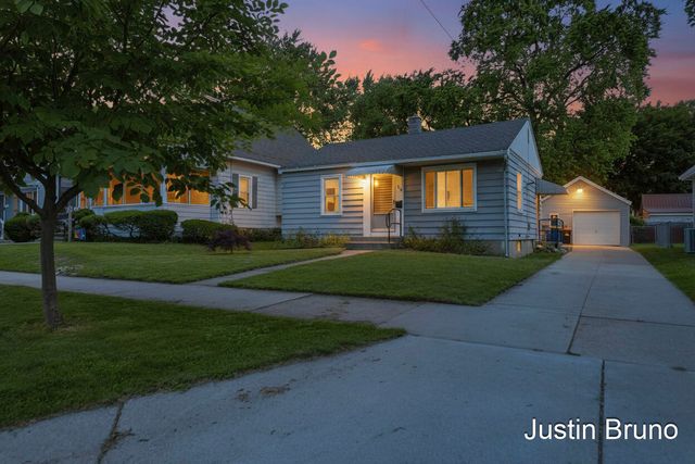 115 Montrose Street NE, Grand Rapids, MI 49505