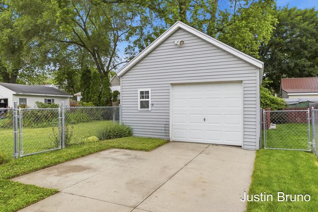 115 Montrose Street NE, Grand Rapids, MI 49505