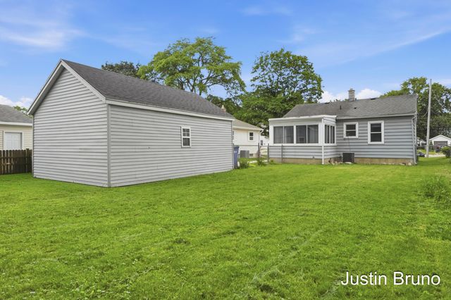 115 Montrose Street NE, Grand Rapids, MI 49505