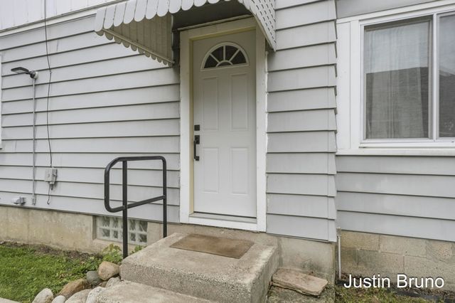 115 Montrose Street NE, Grand Rapids, MI 49505