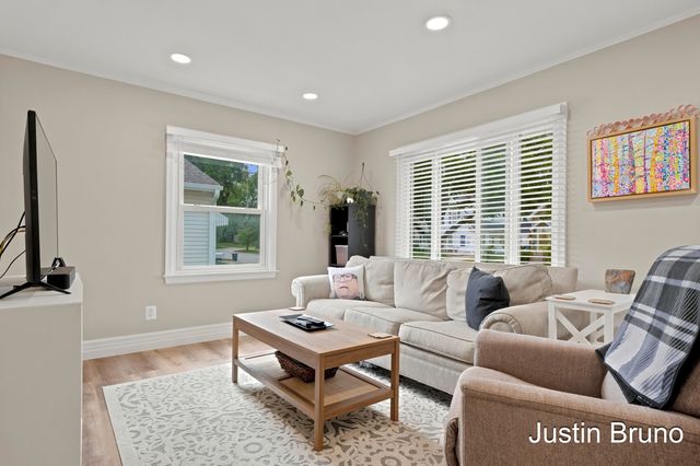 115 Montrose Street NE, Grand Rapids, MI 49505