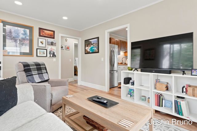 115 Montrose Street NE, Grand Rapids, MI 49505