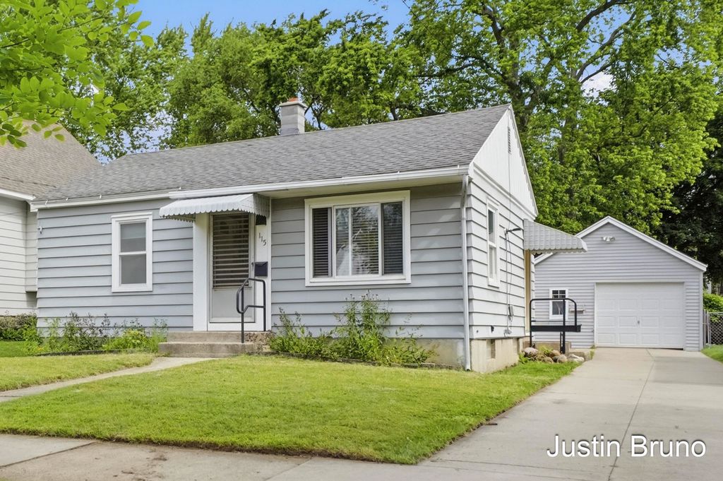 115 Montrose Street NE, Grand Rapids, MI 49505