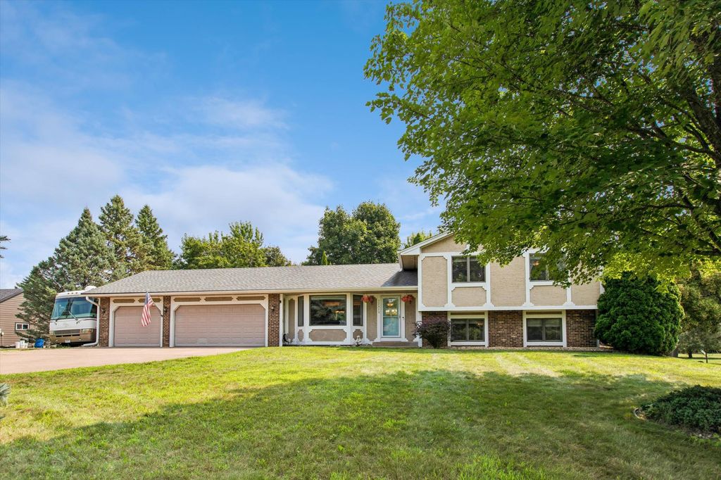 12313 Europa Avenue N, White Bear Lake, MN 55110