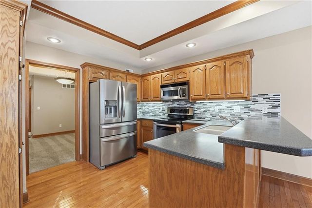 4131 SW Homestead Drive, Lee's Summit, MO 64082