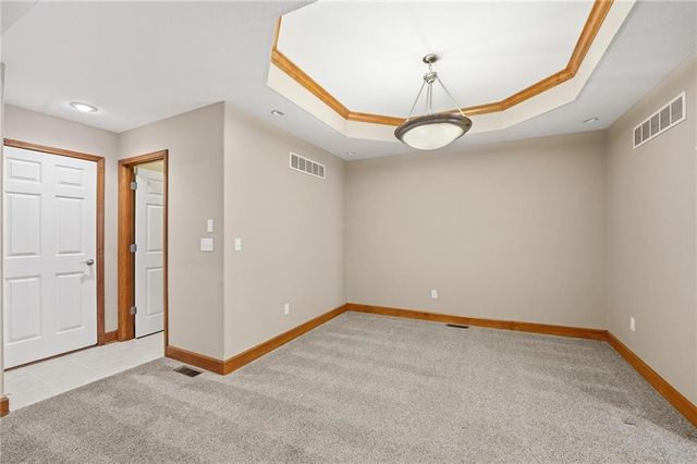 4131 SW Homestead Drive, Lee's Summit, MO 64082