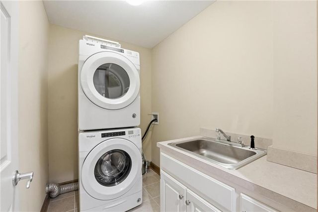 4131 SW Homestead Drive, Lee's Summit, MO 64082