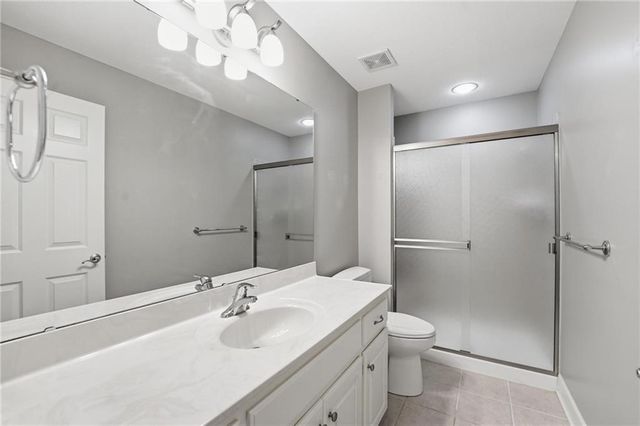 4131 SW Homestead Drive, Lee's Summit, MO 64082