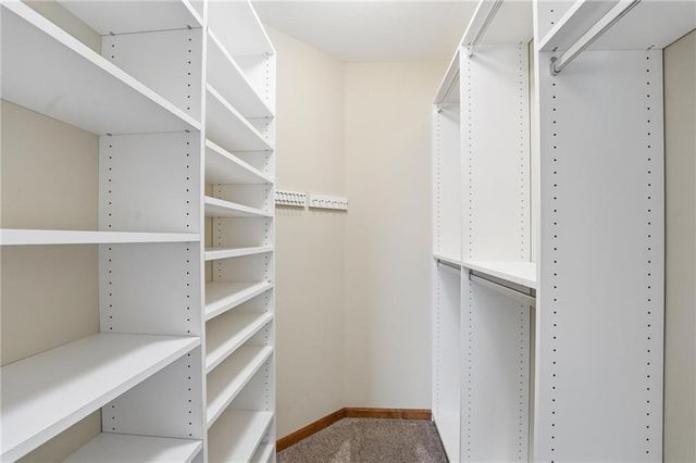 4131 SW Homestead Drive, Lee's Summit, MO 64082