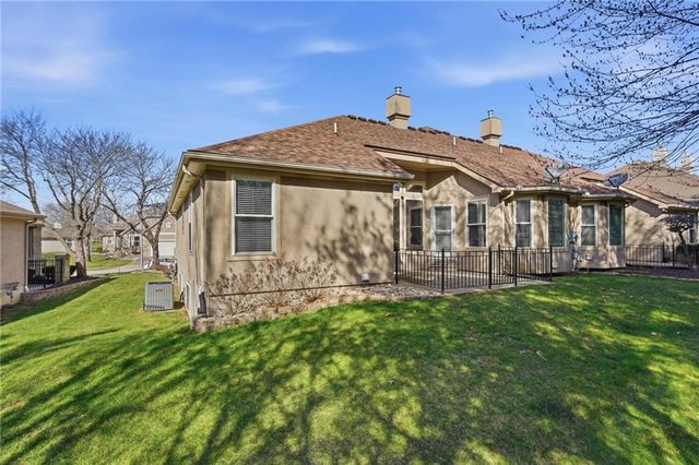 4131 SW Homestead Drive, Lee's Summit, MO 64082