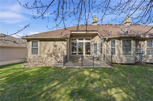 4131 SW Homestead Drive, Lee's Summit, MO 64082