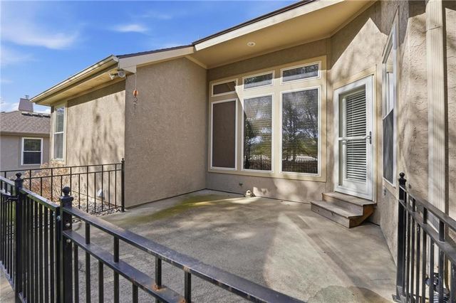 4131 SW Homestead Drive, Lee's Summit, MO 64082