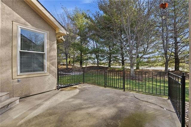 4131 SW Homestead Drive, Lee's Summit, MO 64082