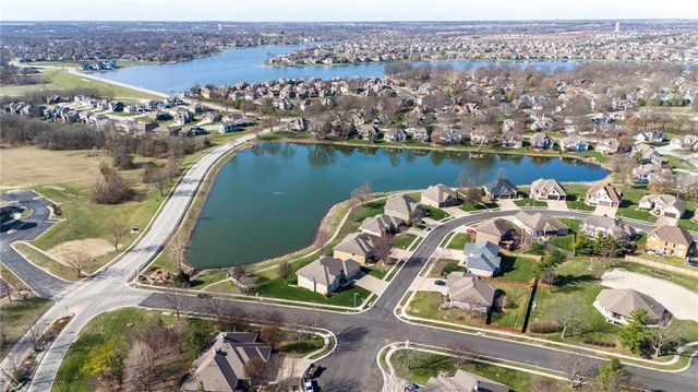 4131 SW Homestead Drive, Lee's Summit, MO 64082