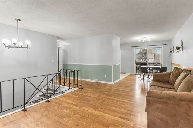 186 Walnut St, Barnstable, MA 02601