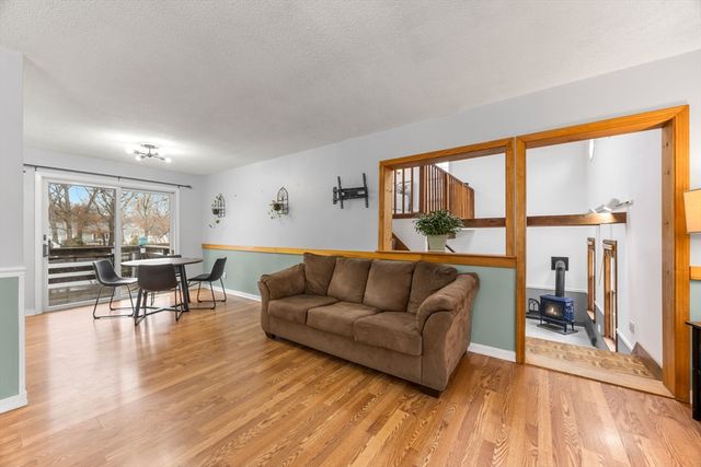 186 Walnut St, Barnstable, MA 02601