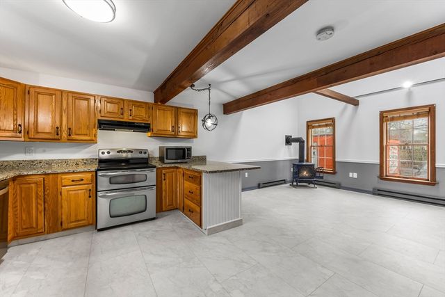 186 Walnut St, Barnstable, MA 02601