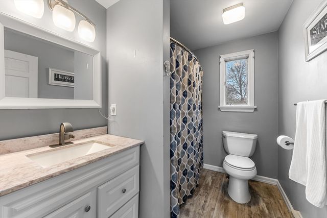 186 Walnut St, Barnstable, MA 02601