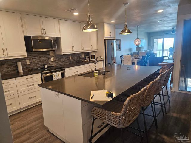 10641 Gulf Beach Hwy C, Pensacola, FL 32507