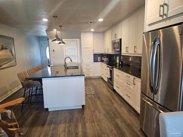 10641 Gulf Beach Hwy C, Pensacola, FL 32507