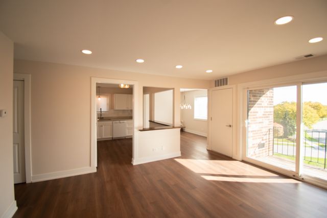 14949 Lakeview Drive 306, Orland Park, IL 60462