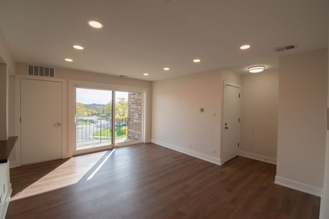 14949 Lakeview Drive 306, Orland Park, IL 60462