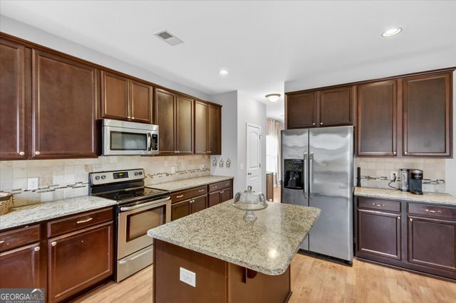 140 Mosswood Drive, Savannah, GA 31405