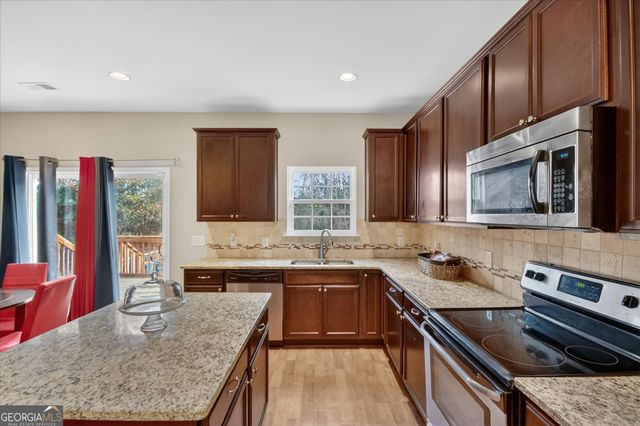 140 Mosswood Drive, Savannah, GA 31405