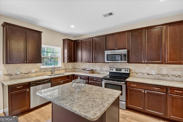 140 Mosswood Drive, Savannah, GA 31405