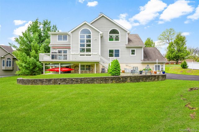 40 Burts Path, Hopewell Junction, NY 12533