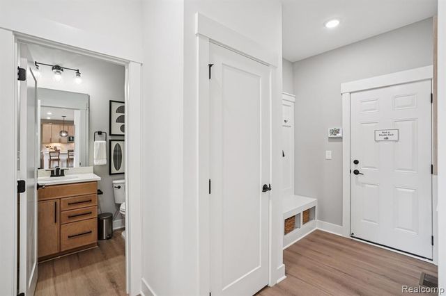 2843 Strobel, Wixom, MI 48393