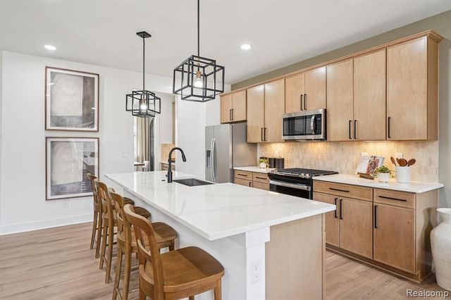 2843 Strobel, Wixom, MI 48393