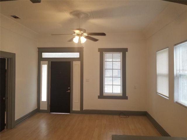 2107 W CHESTNUT STREET, Tampa, FL 33607